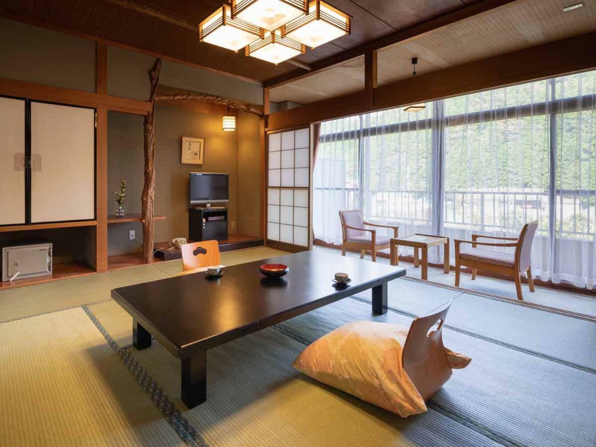 Yumoto Sakakibarakan Tsu Exterior photo